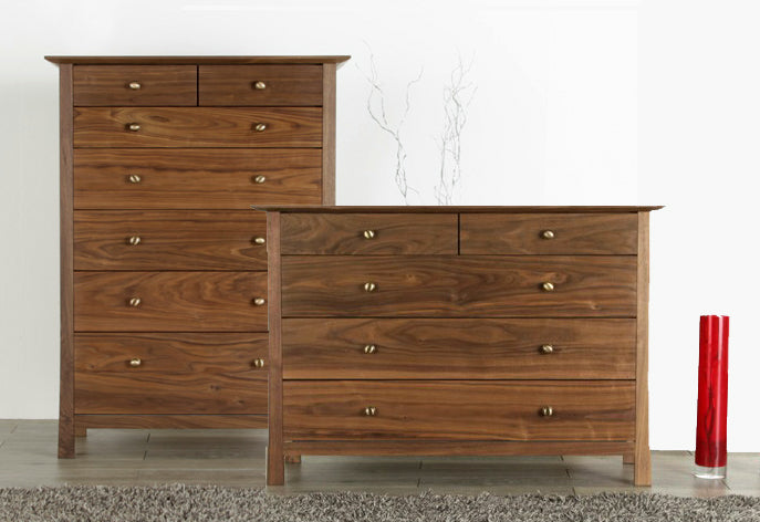 スタイリッシュなフォルムのソレイユチェスト。職人が手作りで一品一品丁寧に作るウォールナットのスタイリッシュなチェスト。サイズが豊富です。